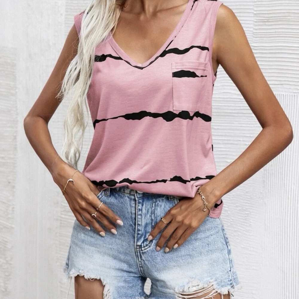 NWOT SHEIN Ladies Print Pocket Patched V Neck Tank Top Medium Pink Black